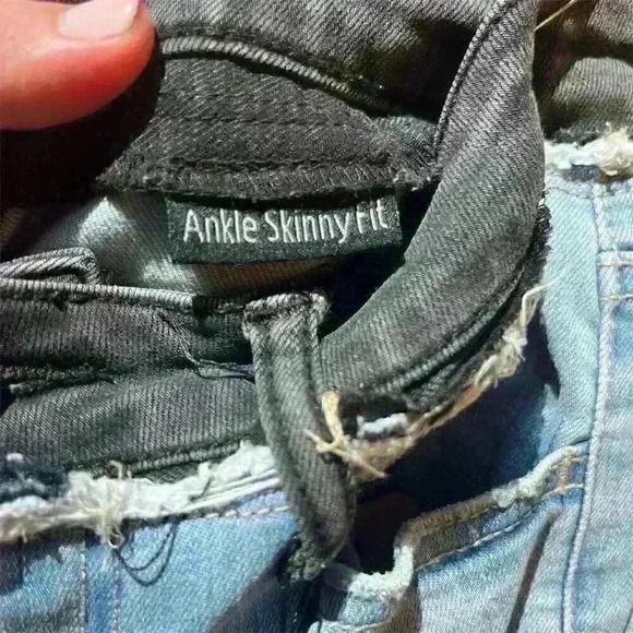 Vervet Women's Ankle Skinny Fit Distressed Denim Jeans Size 28 Blue - Picture 6 of 12